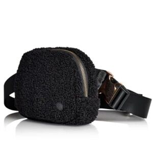 NWT Kyodan Cloud Sherpa two way belt bag